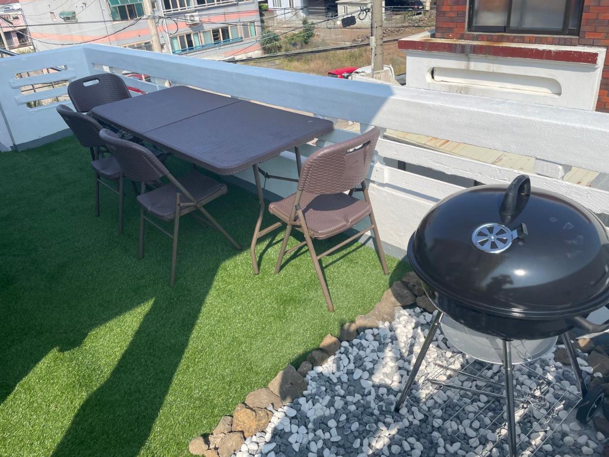 Cozy Sinchon 2548 Villa Чеджу Екстериор снимка